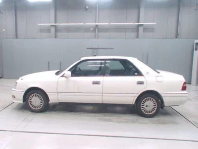 Toyota CROWN  с аукциона в Японии
