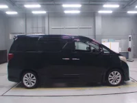 Toyota ALPHARD лот № 10085 оценка 3.5  с аукциона в Японии 2