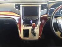 Toyota ALPHARD лот № 10085 оценка 3.5  с аукциона в Японии 8