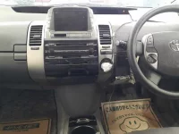 Toyota Prius лот № 70119 оценка 3.5  с аукциона в Японии 8