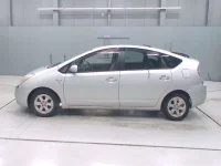 Toyota Prius лот № 70119 оценка 3.5  с аукциона в Японии 3
