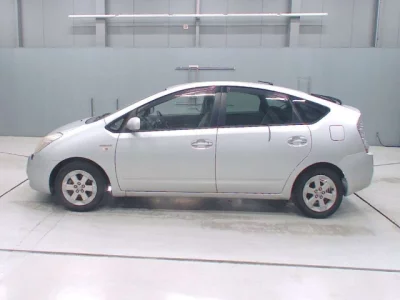 Toyota Prius  с аукциона в Японии