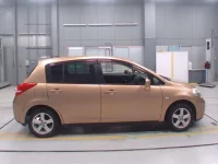 Nissan TIIDA лот № 30376 оценка 3.5  с аукциона в Японии 2