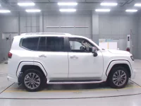 Toyota LAND CRUISER лот № 30420 оценка 6  с аукциона в Японии 2