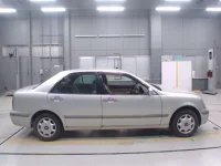 Toyota PROGRES лот № 30412 оценка 3.5  с аукциона в Японии 2