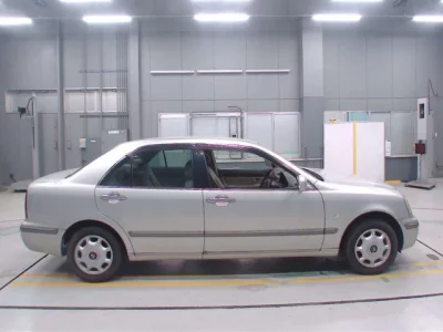 Toyota PROGRES  с аукциона в Японии