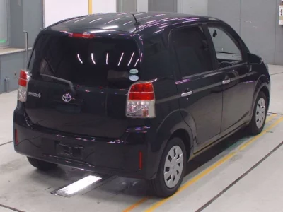 Toyota SPADE  с аукциона в Японии