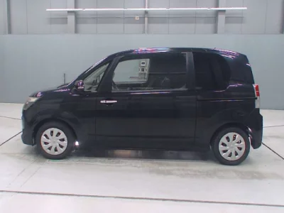 Toyota SPADE  с аукциона в Японии