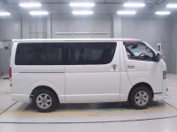 Toyota HIACE VAN лот № 30357 оценка 4.5  с аукциона в Японии 2
