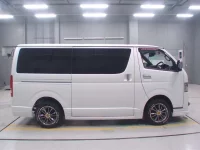 Toyota HIACE VAN лот № 30375 оценка 4.5  с аукциона в Японии 2