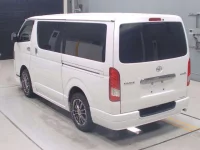 Toyota HIACE VAN лот № 30375 оценка 4.5  с аукциона в Японии 5