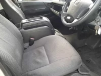 Toyota HIACE лот № 30379 оценка R  с аукциона в Японии 7