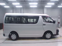 Toyota HIACE лот № 30379 оценка R  с аукциона в Японии 2