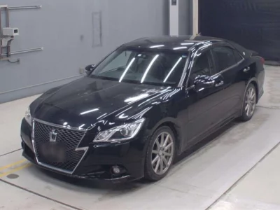Toyota CROWN  с аукциона в Японии