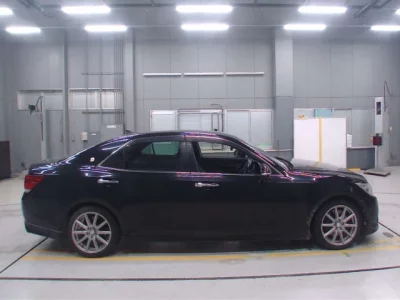 Toyota CROWN  с аукциона в Японии