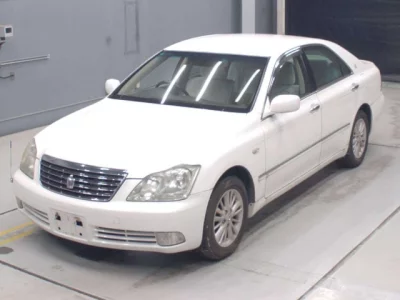 Toyota CROWN  с аукциона в Японии