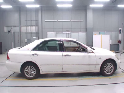 Toyota CROWN  с аукциона в Японии