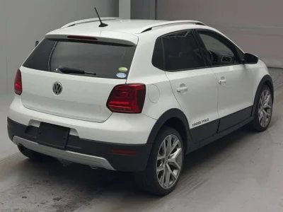 Volkswagen CROSS POLO  с аукциона в Японии