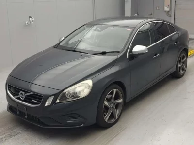 Volvo S60  с аукциона в Японии