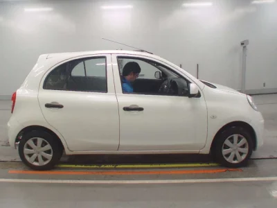 Nissan March