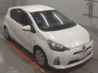 Toyota AQUA лот № 30063 оценка 3.5  с аукциона в Японии 4