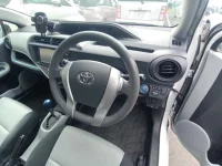 Toyota AQUA лот № 30063 оценка 3.5  с аукциона в Японии 6