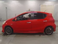 Toyota AQUA лот № 30076 оценка 3.5  с аукциона в Японии 3