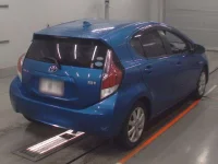 Toyota AQUA лот № 30082 оценка 3.5  с аукциона в Японии 1