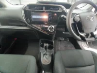 Toyota AQUA лот № 30087 оценка 4  с аукциона в Японии 8