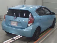 Toyota AQUA лот № 30338 оценка 3.5  с аукциона в Японии 1