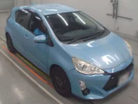 Toyota AQUA лот № 30338 оценка 3.5  с аукциона в Японии 4