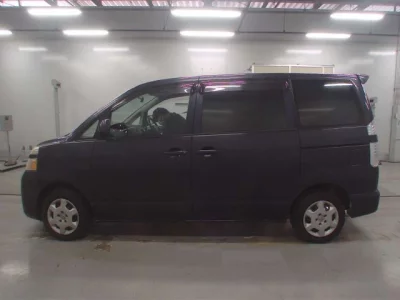 Toyota VOXY  с аукциона в Японии