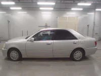 Toyota CROWN лот № 10013 оценка 4  с аукциона в Японии 3