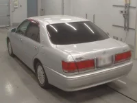 Toyota CROWN лот № 10013 оценка 4  с аукциона в Японии 5