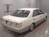 Toyota CROWN лот № 10267 оценка 3.5  с аукциона в Японии 1