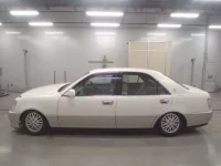 Toyota CROWN лот № 10267 оценка 3.5  с аукциона в Японии 3