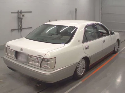 Toyota CROWN  с аукциона в Японии