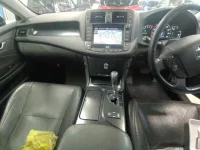 Toyota CROWN лот № 30013 оценка 3  с аукциона в Японии 8