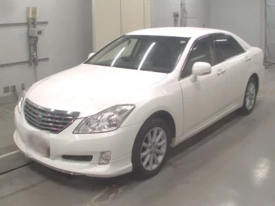 Toyota CROWN  с аукциона в Японии