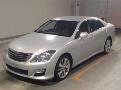 Toyota CROWN  с аукциона в Японии