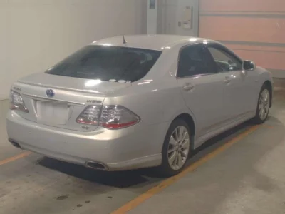Toyota CROWN  с аукциона в Японии
