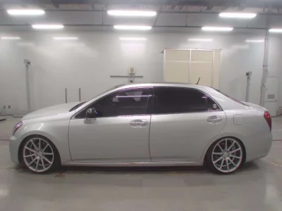 Toyota CROWN  с аукциона в Японии