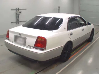 Toyota CROWN  с аукциона в Японии