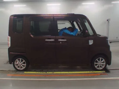 Toyota Pixis Mega
