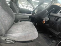 Toyota HIACE лот № 30033 оценка R  с аукциона в Японии 7