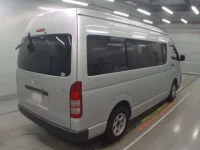 Toyota HIACE лот № 30033 оценка R  с аукциона в Японии 1