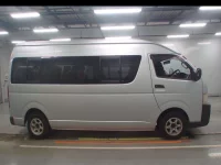 Toyota HIACE лот № 30033 оценка R  с аукциона в Японии 2