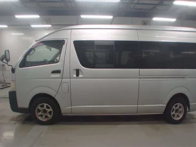 Toyota HIACE  с аукциона в Японии