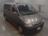 Toyota GRANVIA лот № 30164 оценка 3.5  с аукциона в Японии 4