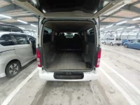 Toyota HIACE VAN лот № 30182 оценка 3  с аукциона в Японии 8